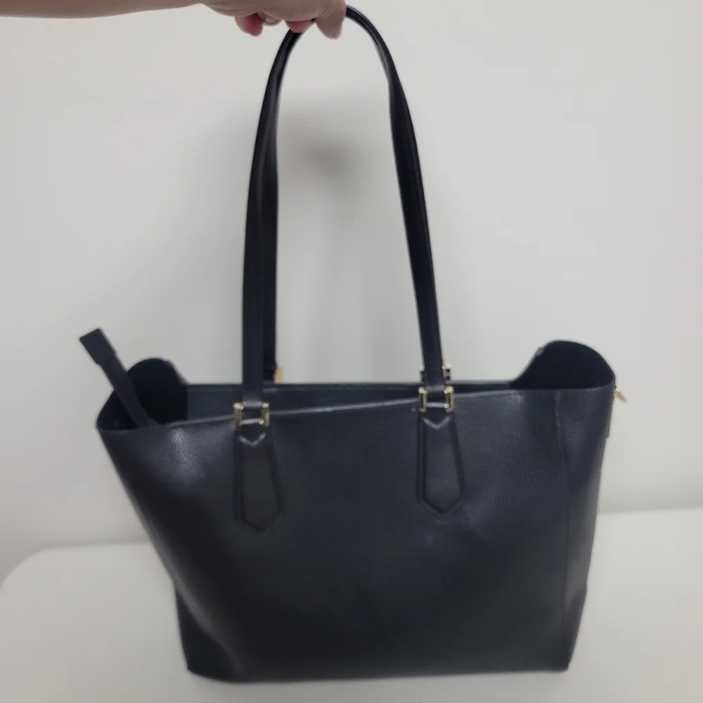 Michael Kors Kimberly Large Pebbled Leather Tote. - Picture 4 of 15